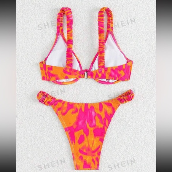 Orange and Pink Underwire Bikini ๐งก๐ - Picture 2 of 4